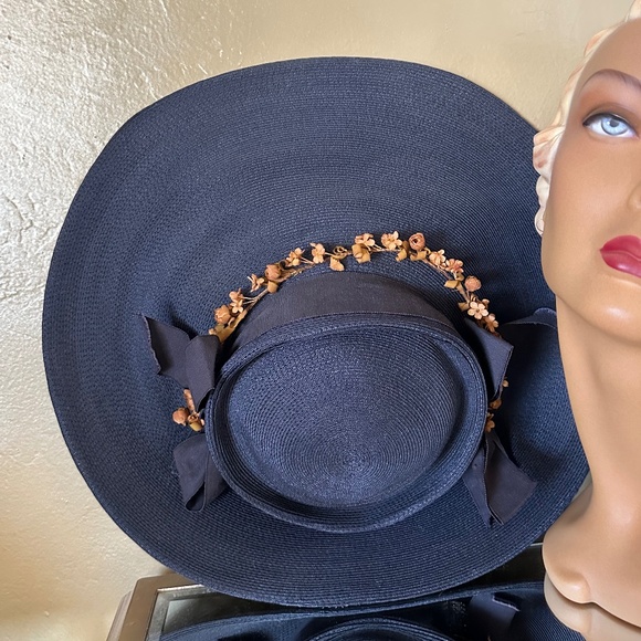 HEAVENLY 1950s\' NAVY WIDE BRIM HAT + BOWS & TAN FABRIC FLOWERS main image 8